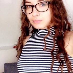 Meet your Posher, Alexandra